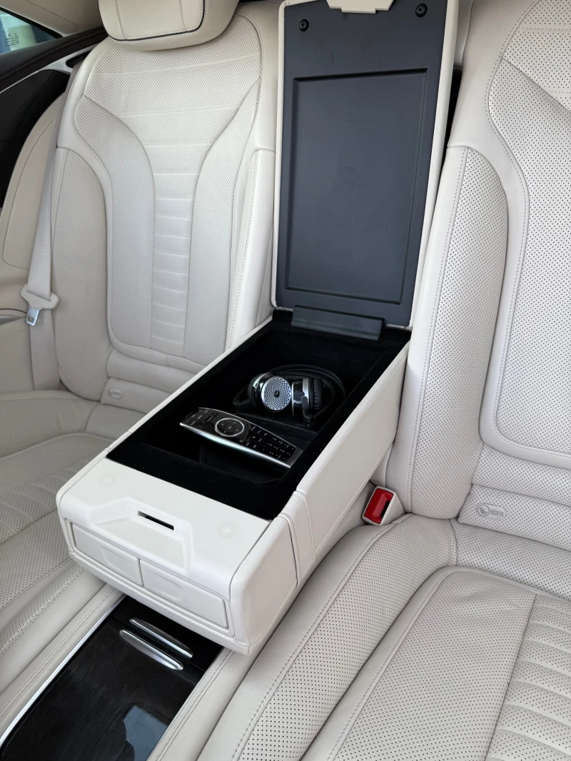 Mercedes-Benz S 500 COUPE 4MATIC  63 AMG PAKET BUR/SWAROWSKI/AMG/PANO, снимка 14 - Автомобили и джипове - 52939645