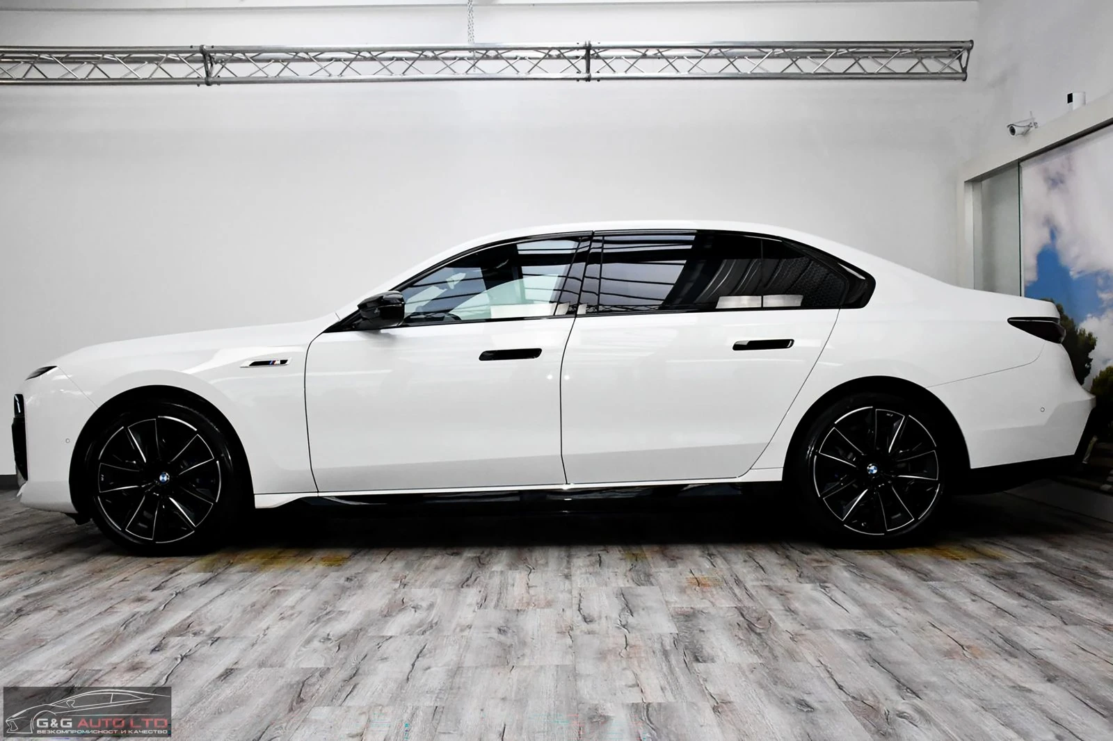 BMW i7 xDRIVE M70/ELECTRIC/659HP/B&W/CAMERA 360/NAVI/420 - изображение 2