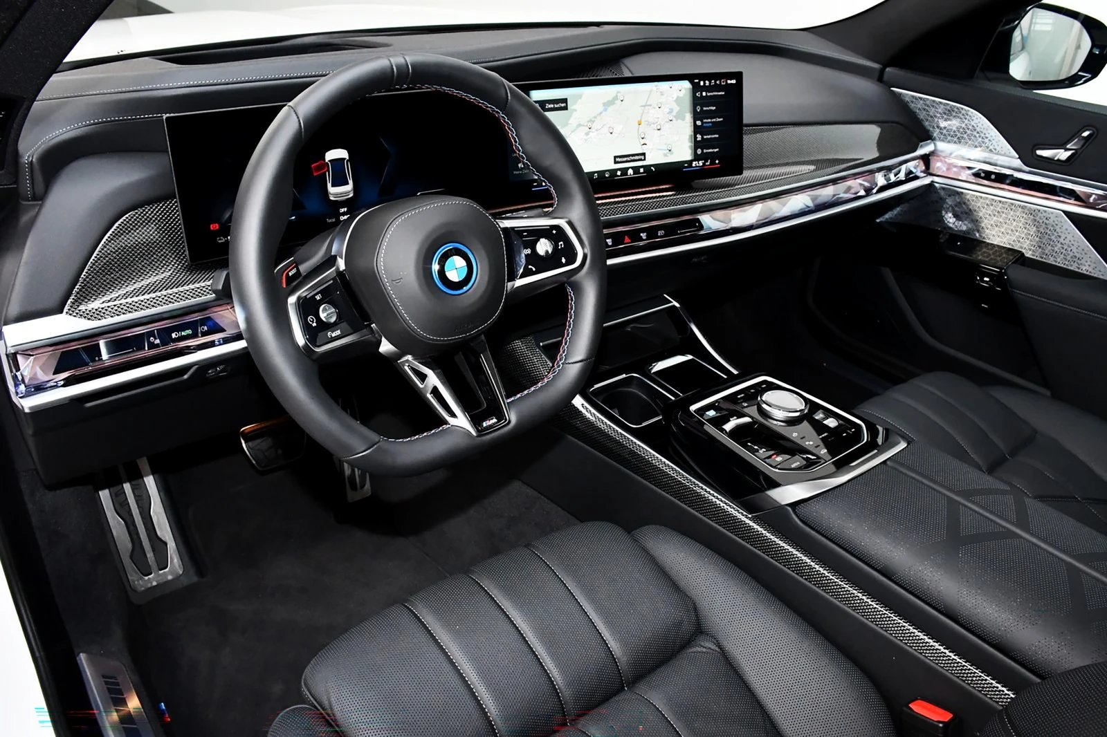 BMW i7 xDRIVE M70/ELECTRIC/659HP/B&W/CAMERA 360/NAVI/420 - изображение 9