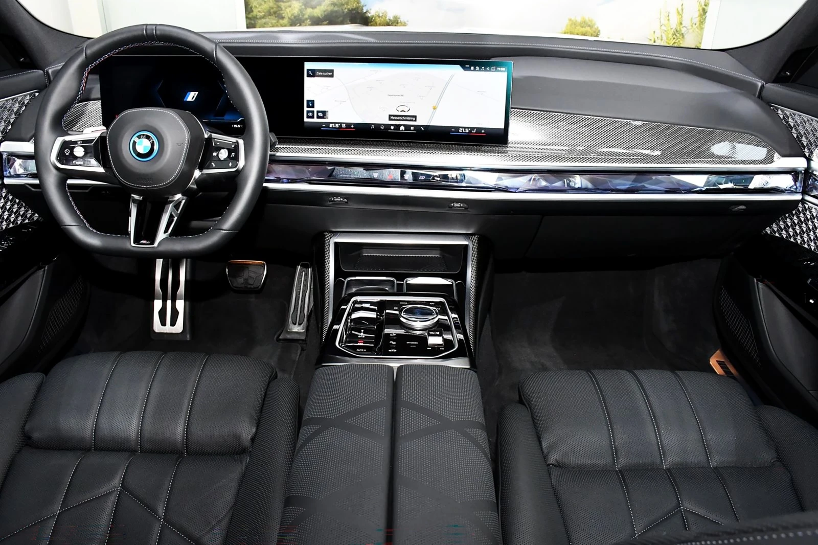 BMW i7 xDRIVE M70/ELECTRIC/659HP/B&W/CAMERA 360/NAVI/420 - изображение 8