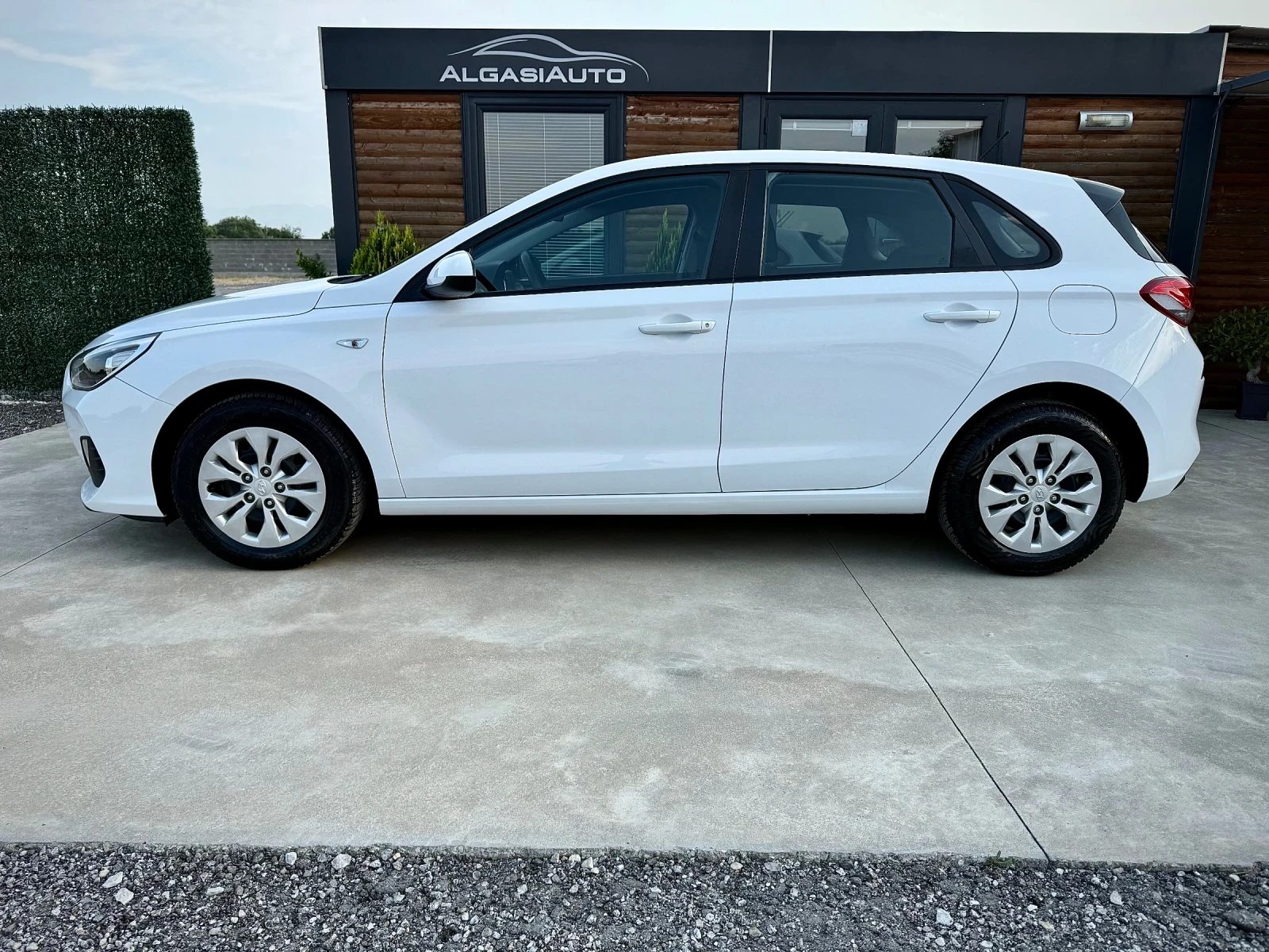 Hyundai I30 1.4 MPI* Euro 6* 86000km!!! - изображение 2