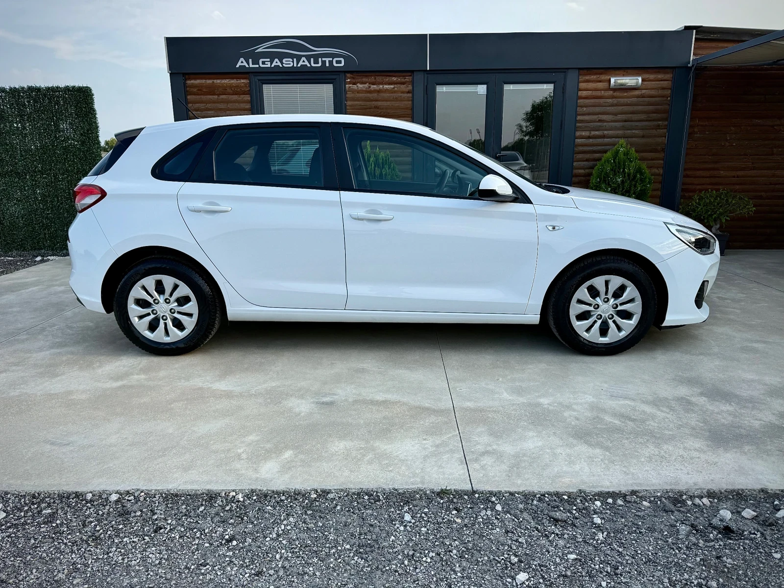 Hyundai I30 1.4 MPI* Euro 6* 86000km!!! - изображение 5