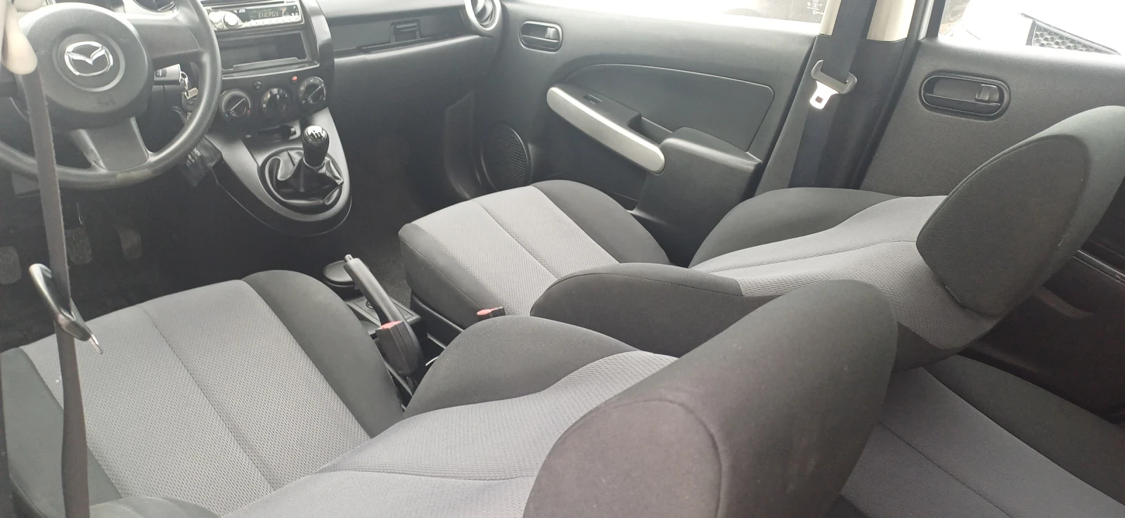 Mazda 2  - изображение 9