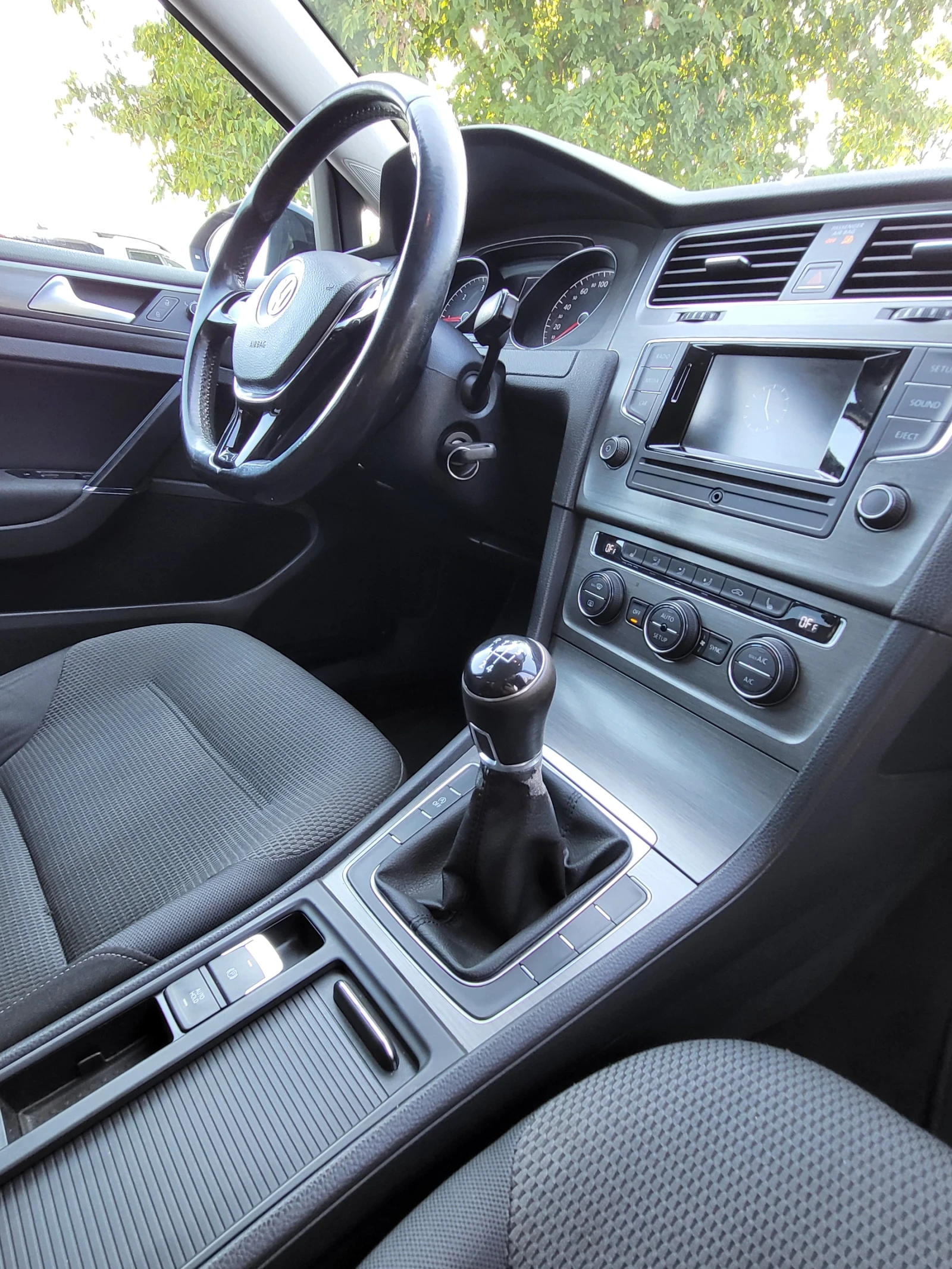 VW Golf 1.6TDI/Обслужен - изображение 9
