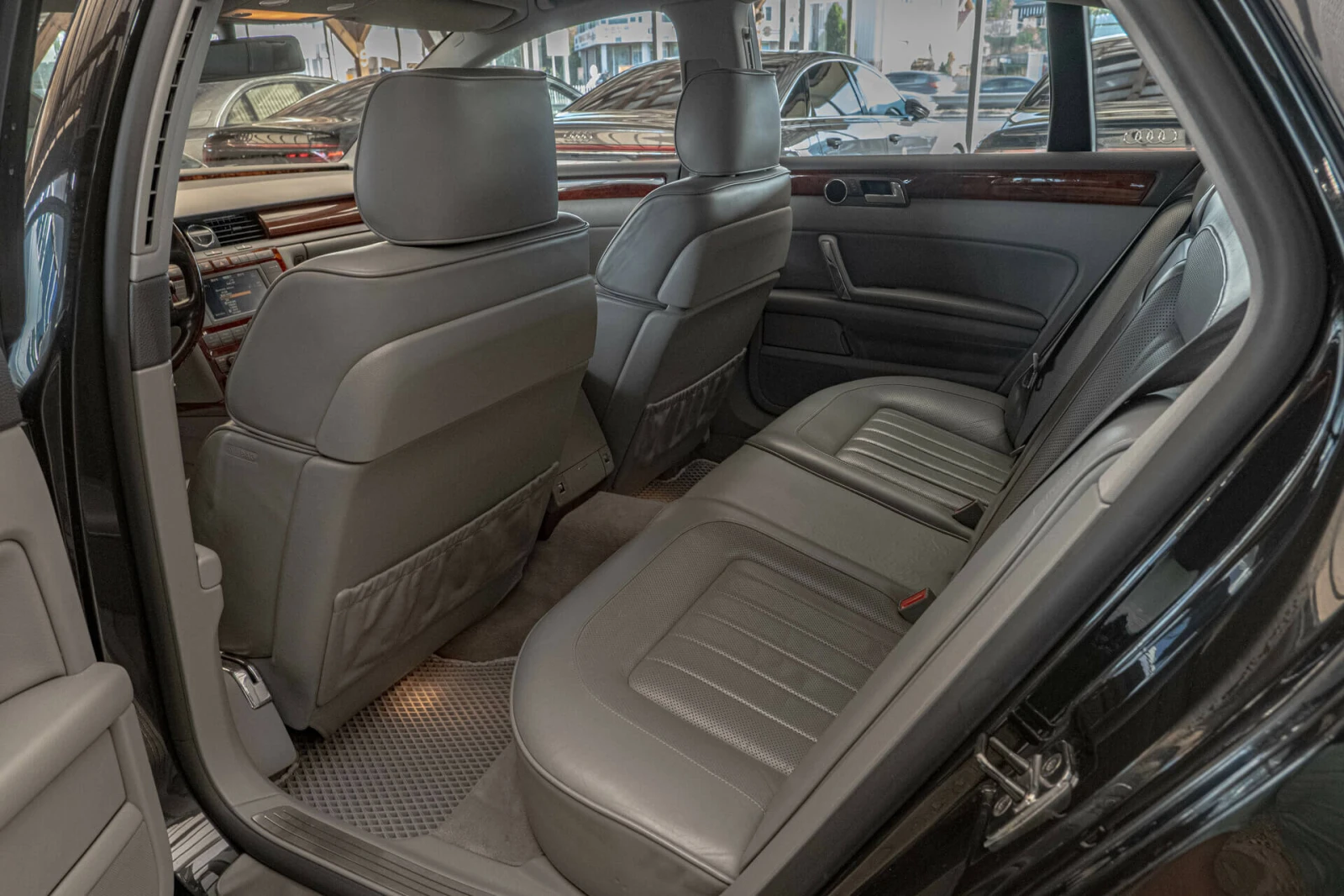VW Phaeton 4.2i V8 LPG/Original 144km/Обдухване/Въздух/Подгре - изображение 8
