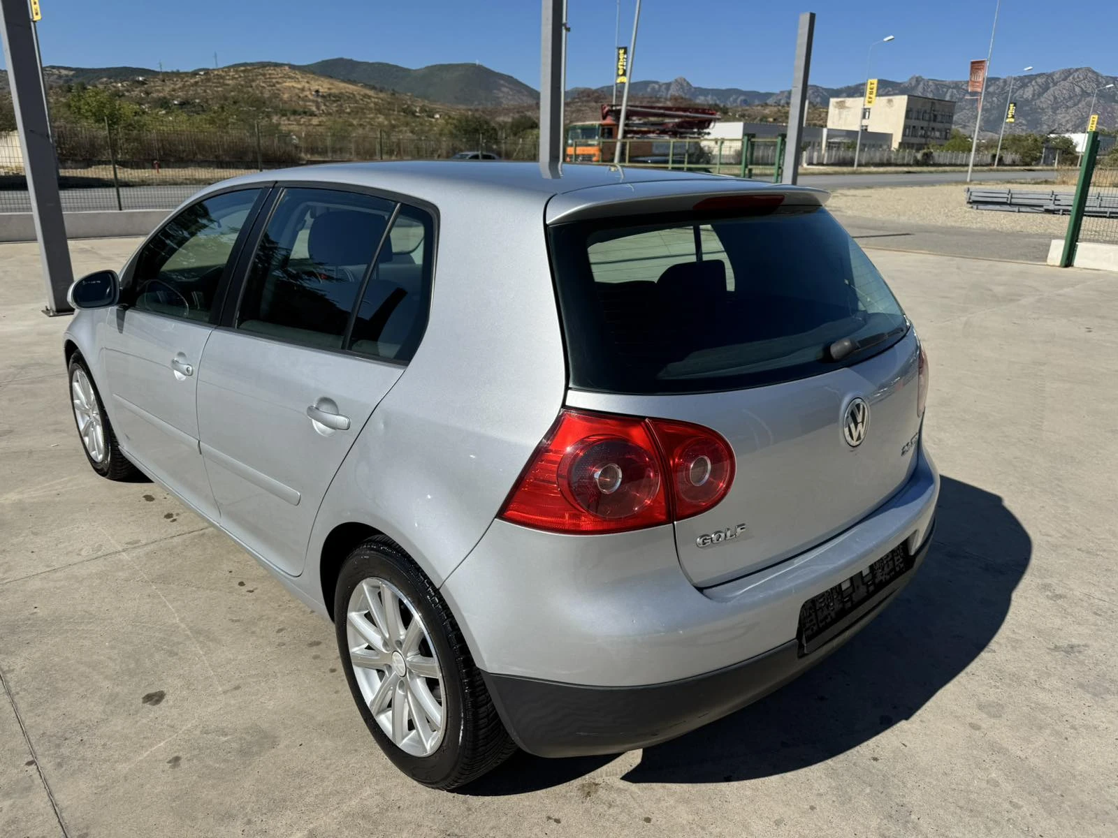 VW Golf 2.0* TDI* 140ps* 6ск* КЛИМАТРОНИК - изображение 3