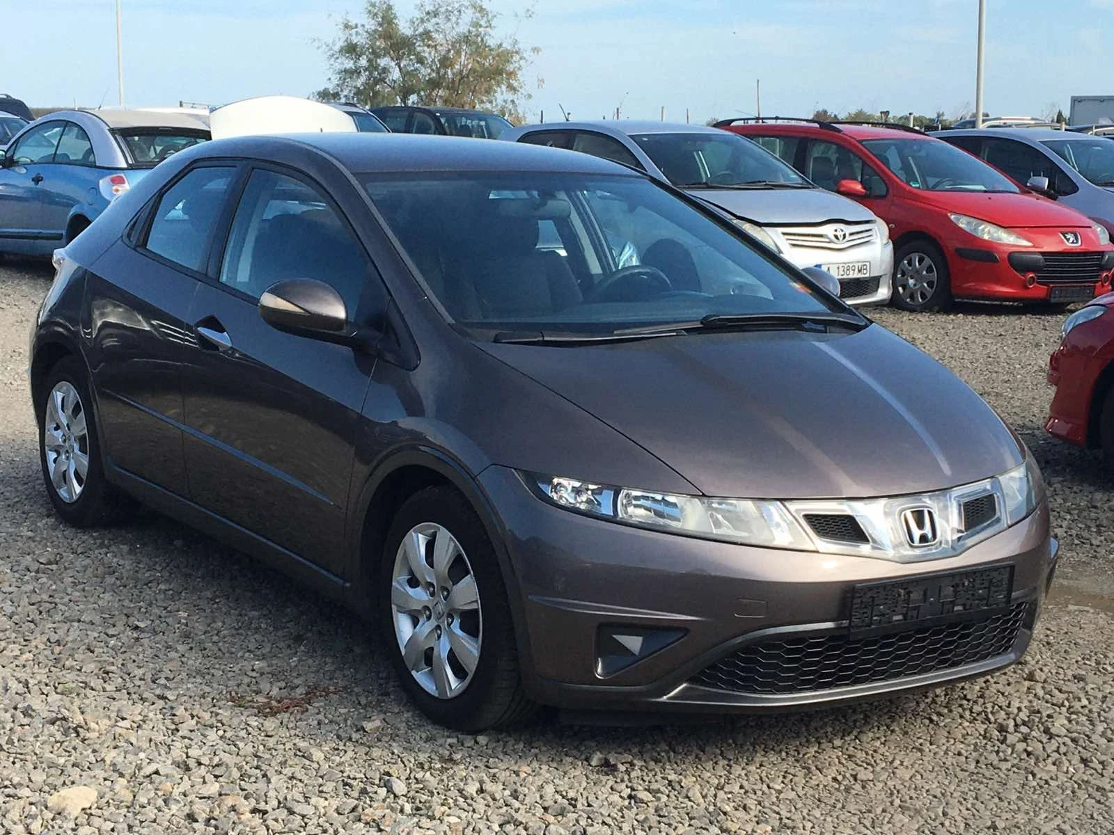 Honda Civic 1.8 i-VTEC CH - изображение 3