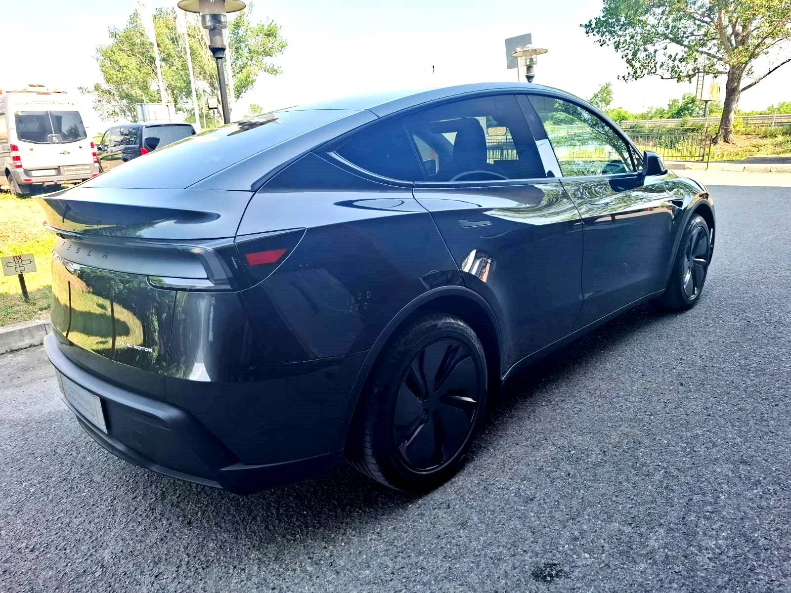 Tesla Model Y LR DM 6+ 1 Места Данъчен Кредит, снимка 5 - Автомобили и джипове - 53765581