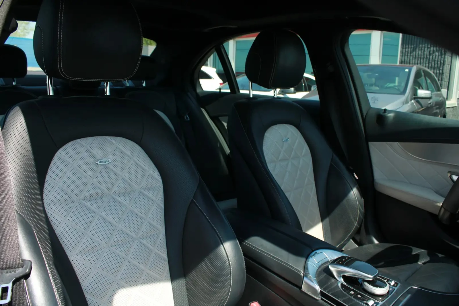 Mercedes-Benz C 450 AMG DESIGNO* ПОДГРЕВ* КАМЕРИ* KEYLESS, снимка 11 - Автомобили и джипове - 53782328