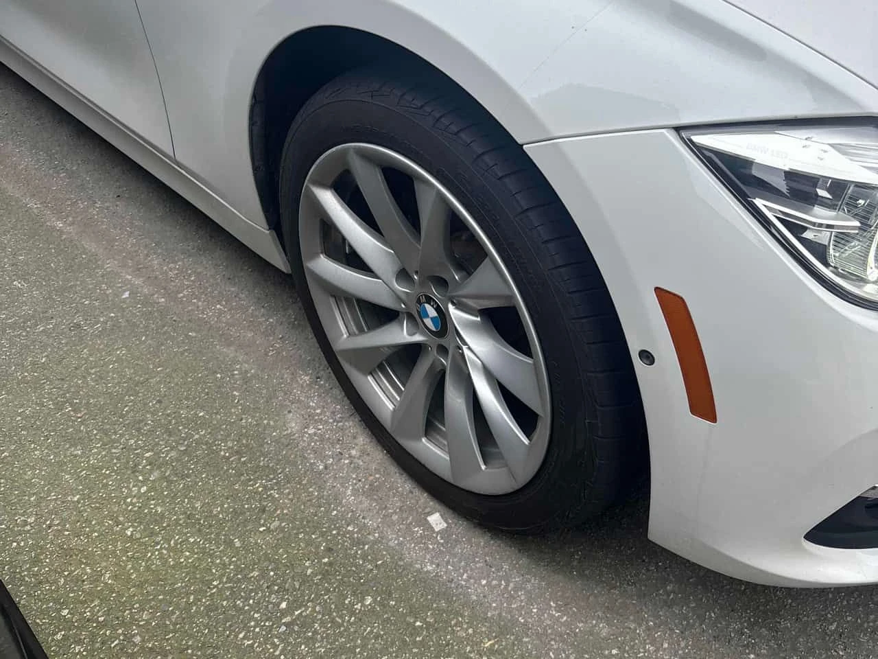 BMW 330 i xDrive/CARFAX/ШИБИДАХ/ПОДГРЕВИ, снимка 6 - Автомобили и джипове - 54171441