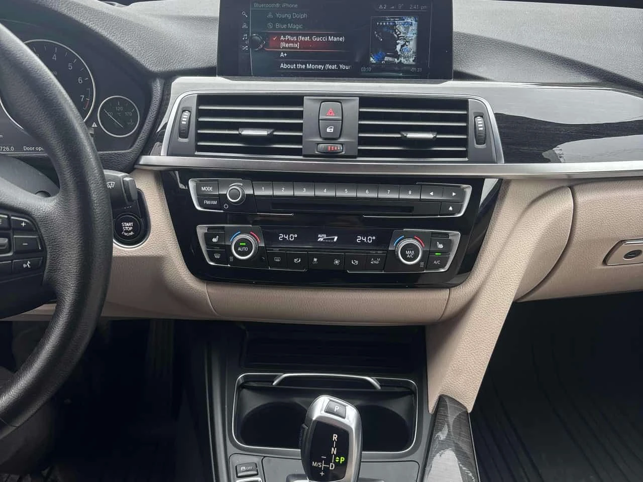 BMW 330 i xDrive/CARFAX/ШИБИДАХ/ПОДГРЕВИ, снимка 9 - Автомобили и джипове - 54171441