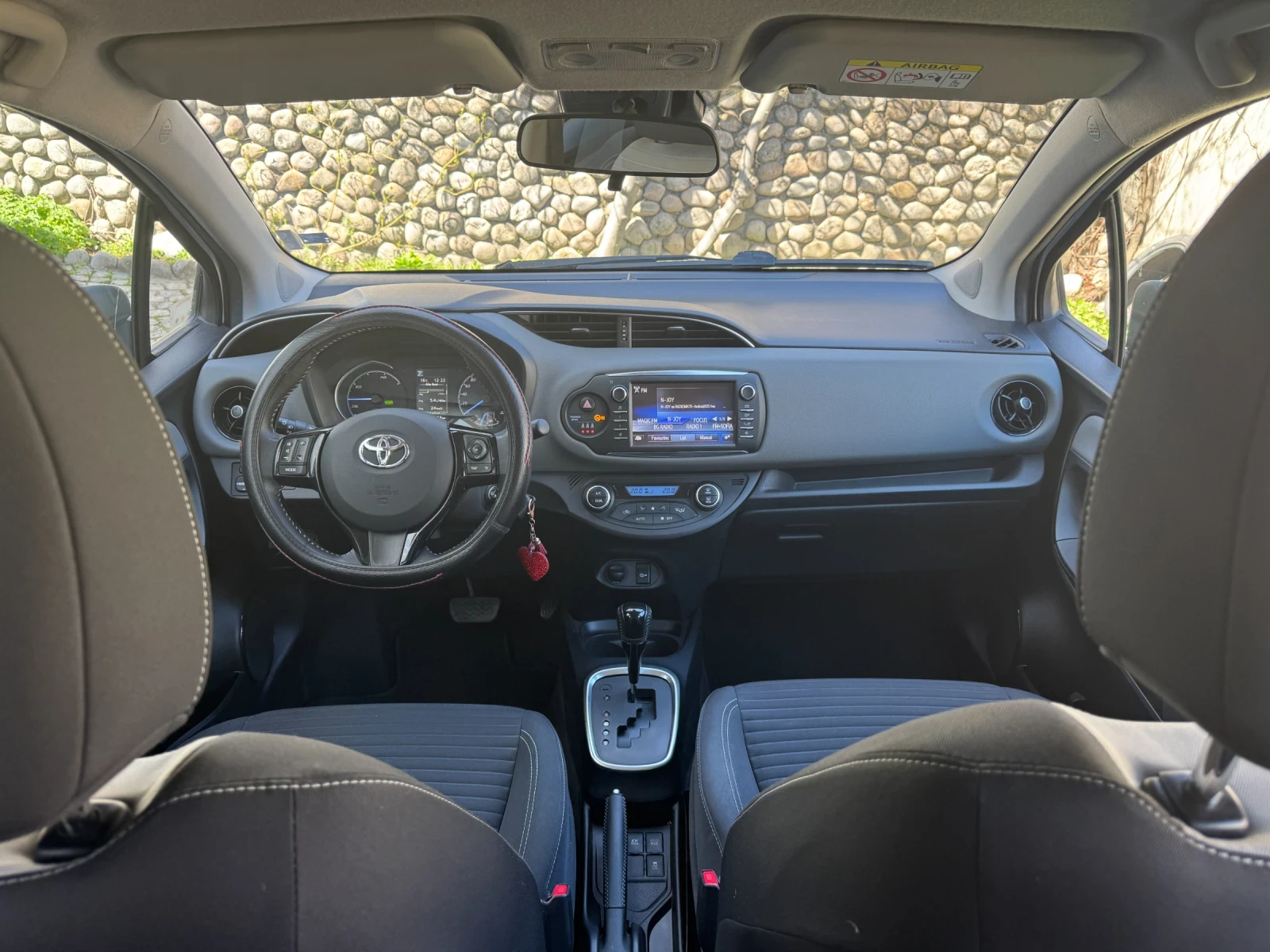 Toyota Yaris, снимка 9 - Автомобили и джипове - 54355357