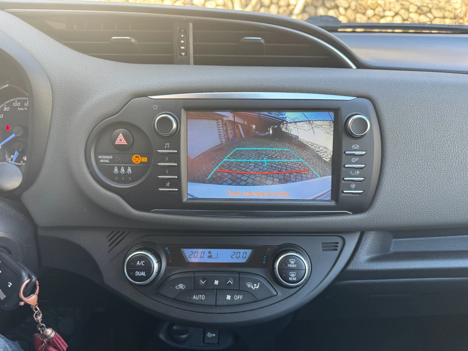 Toyota Yaris, снимка 13 - Автомобили и джипове - 54355357