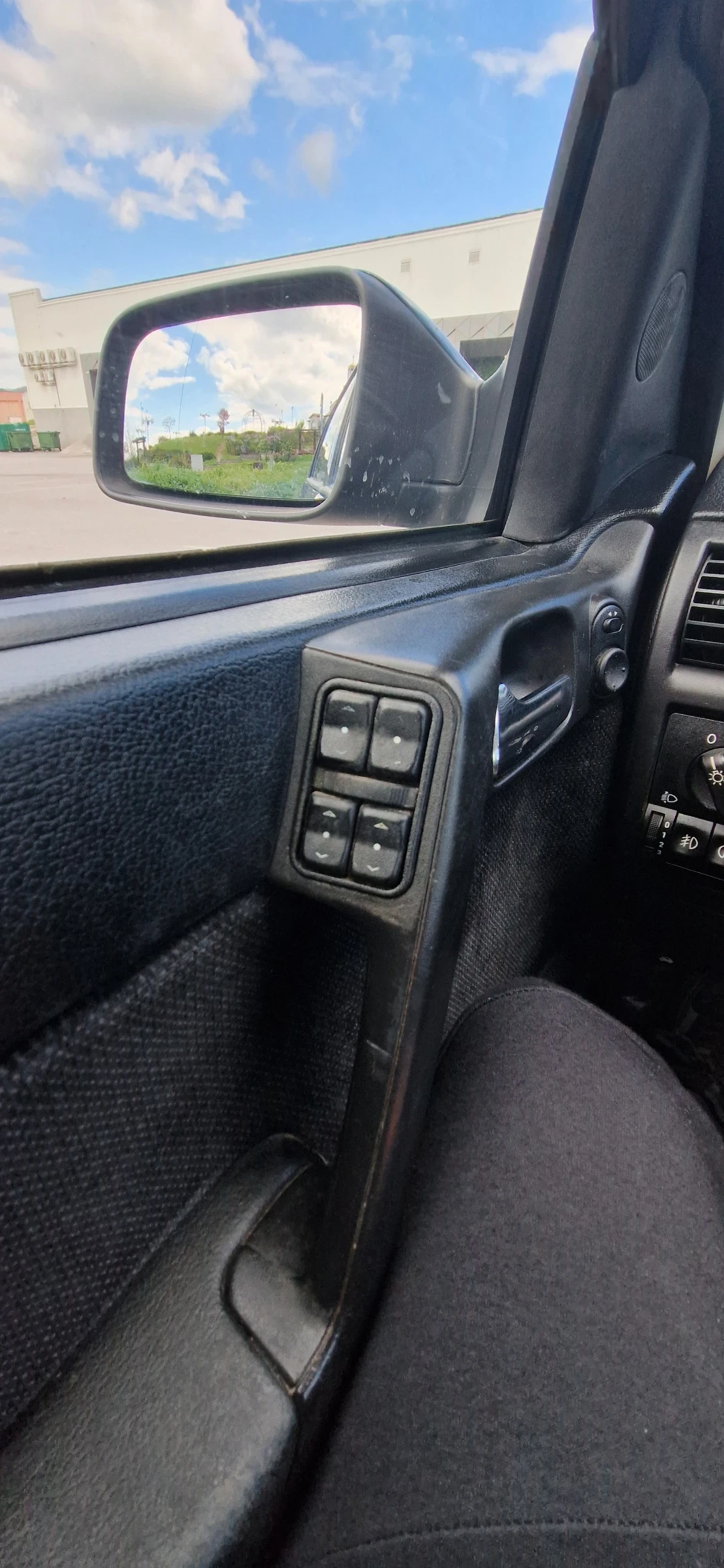 Opel Astra 1.8i/ Газ, снимка 9 - Автомобили и джипове - 54376533