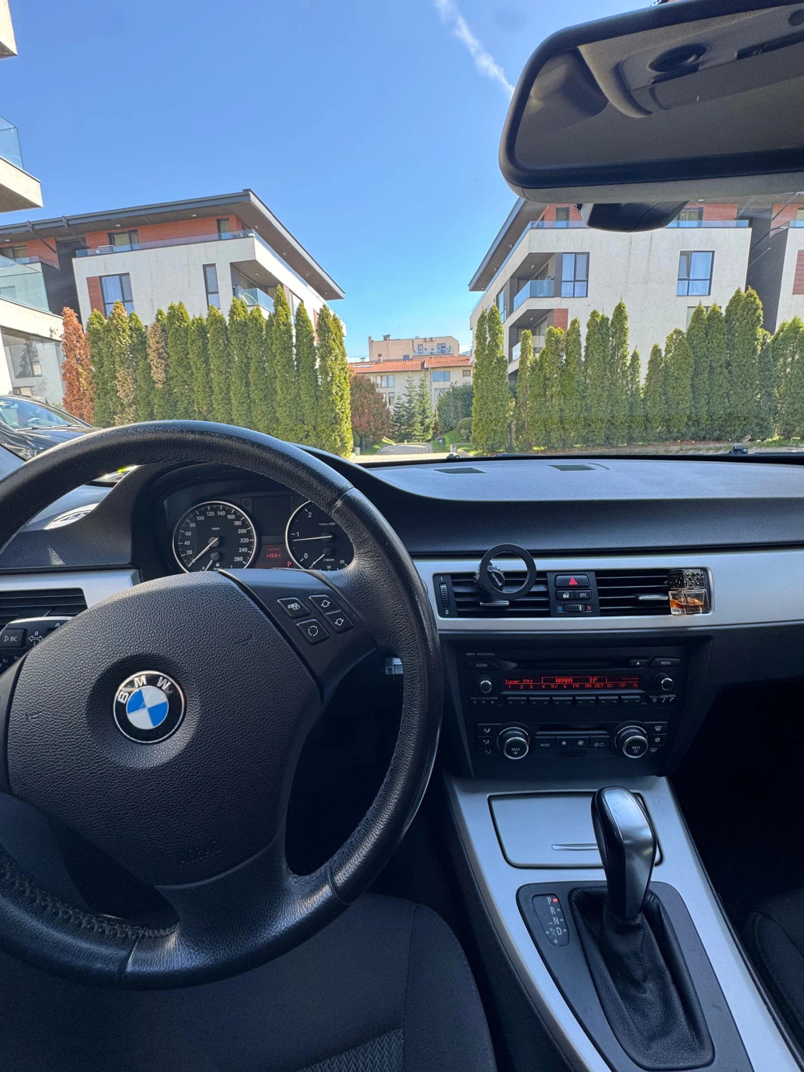 BMW 320 Facelift * Автомат, снимка 8 - Автомобили и джипове - 54495006