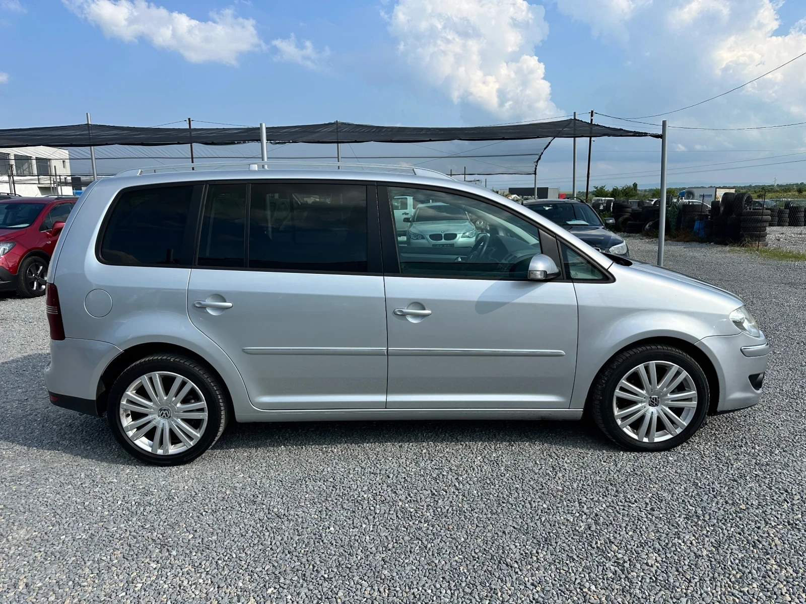 VW Touran 1.9 TDI 6+ 1 ms, снимка 4 - Автомобили и джипове - 54795251