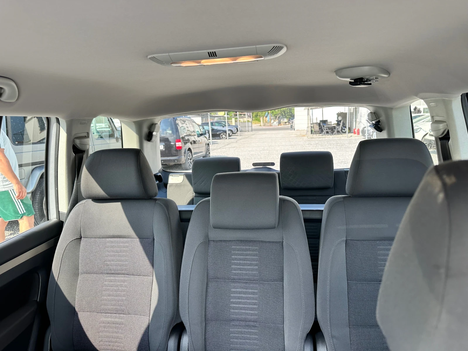 VW Touran 1.9 TDI 6+ 1 ms, снимка 13 - Автомобили и джипове - 54795251