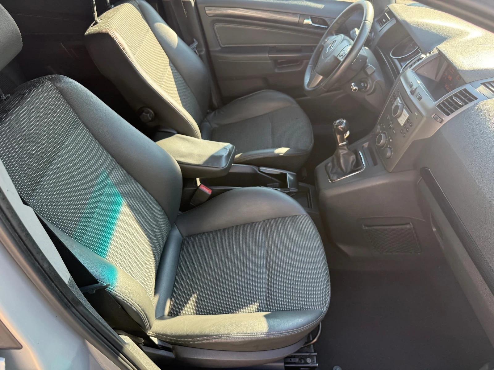 Opel Zafira, снимка 7 - Автомобили и джипове - 55042974