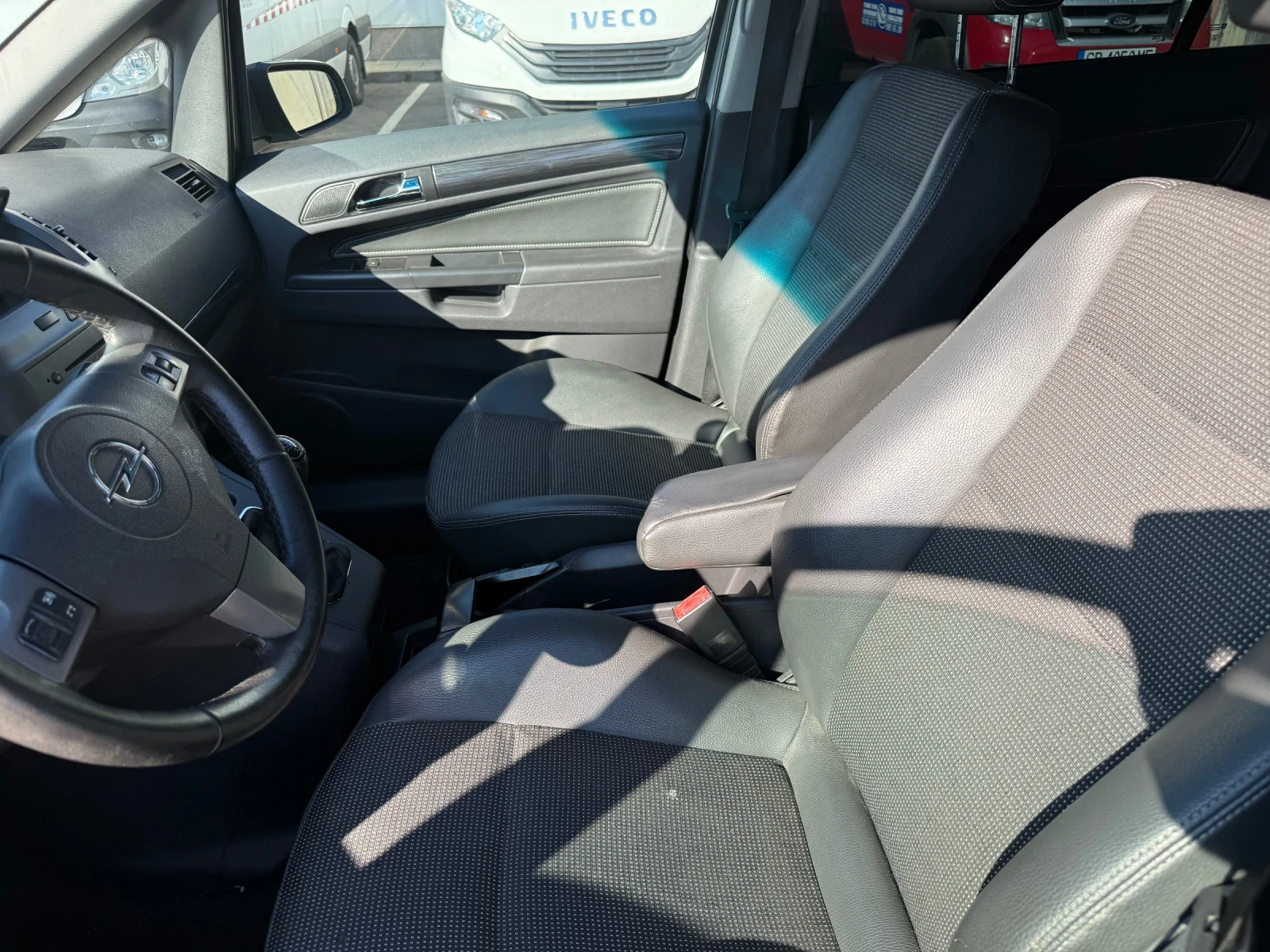 Opel Zafira, снимка 6 - Автомобили и джипове - 55042974