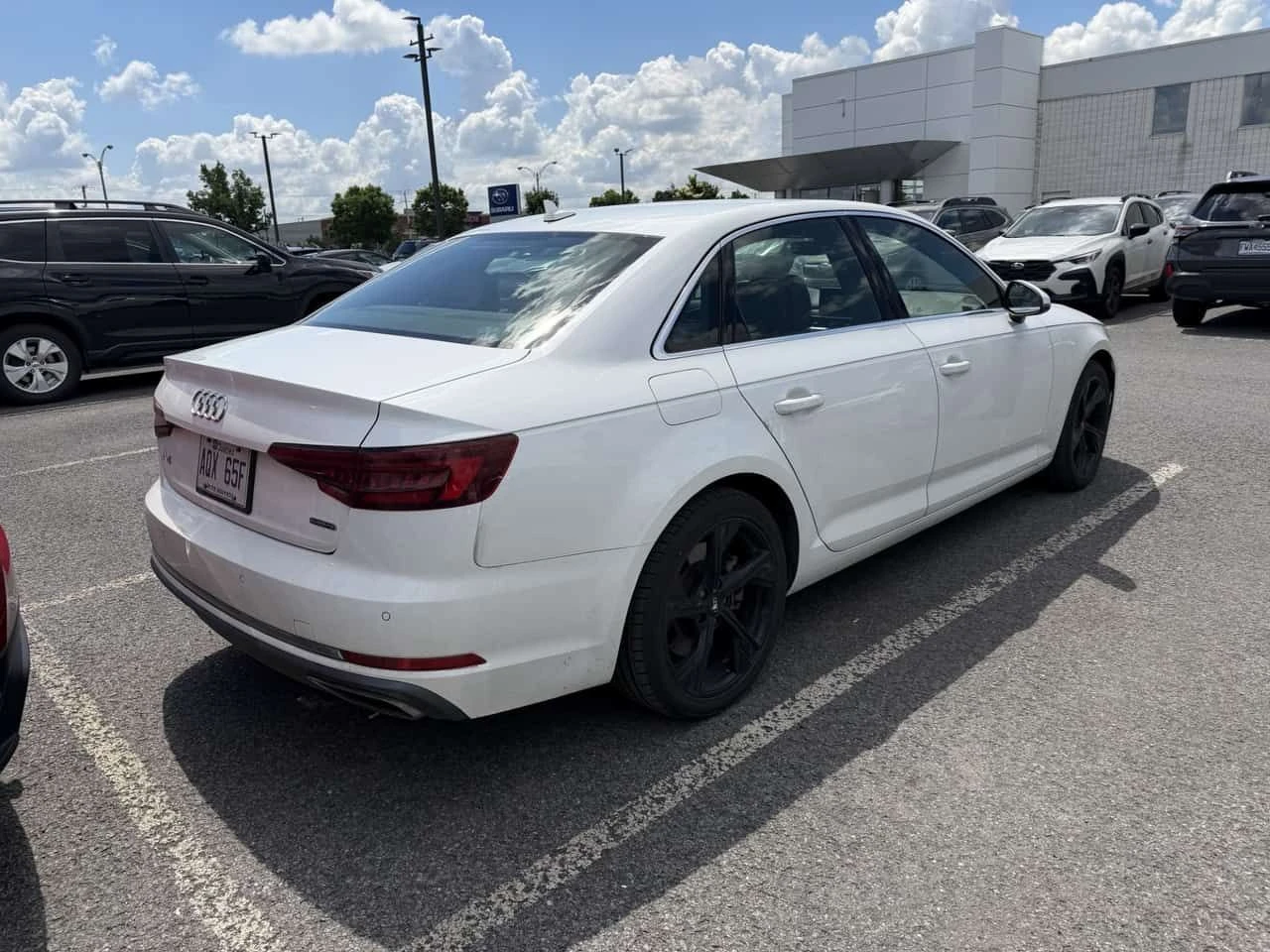 Audi A4 Komfort | CARFAX | БЕЗ ПЪРВОНАЧАЛНА ВНОСКА, снимка 6 - Автомобили и джипове - 55053495