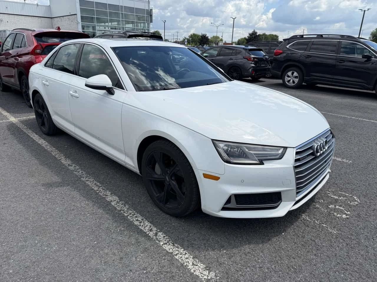 Audi A4 Komfort | CARFAX | БЕЗ ПЪРВОНАЧАЛНА ВНОСКА, снимка 4 - Автомобили и джипове - 55053495