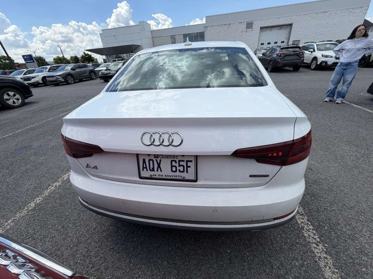 Audi A4 Komfort | CARFAX | БЕЗ ПЪРВОНАЧАЛНА ВНОСКА, снимка 7 - Автомобили и джипове - 55053495