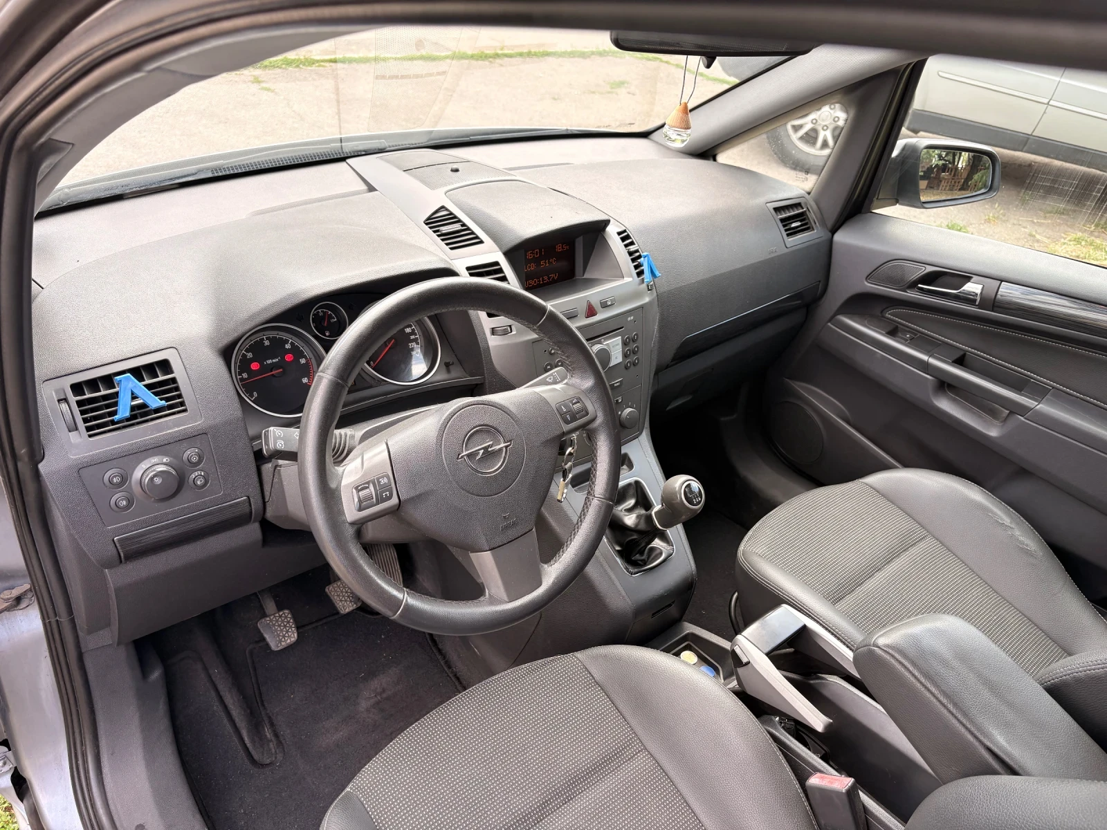 Opel Zafira Ван, снимка 9 - Автомобили и джипове - 55396790