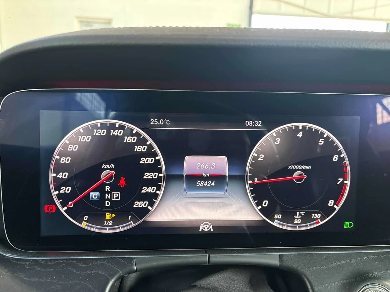 Mercedes-Benz E 400 CABRIO /BURMESTER/DISTRONIC, снимка 8 - Автомобили и джипове - 55408362