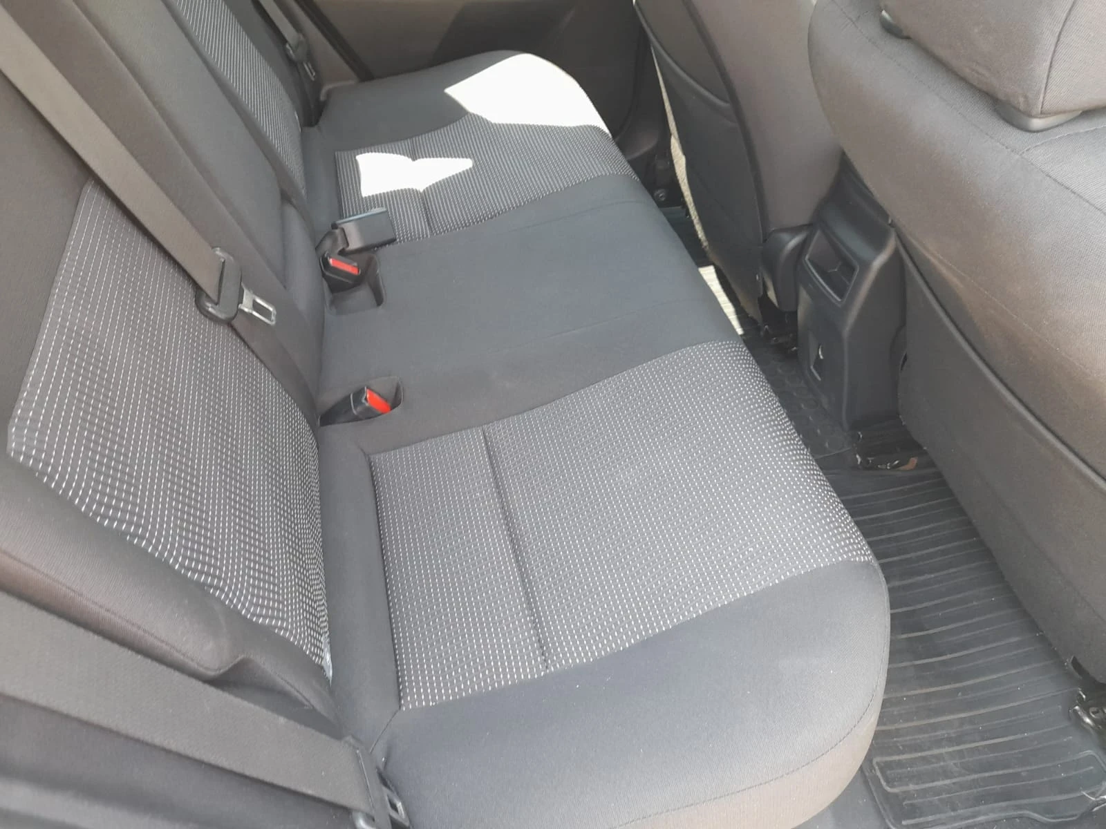 Toyota Auris, снимка 8 - Автомобили и джипове - 55729599