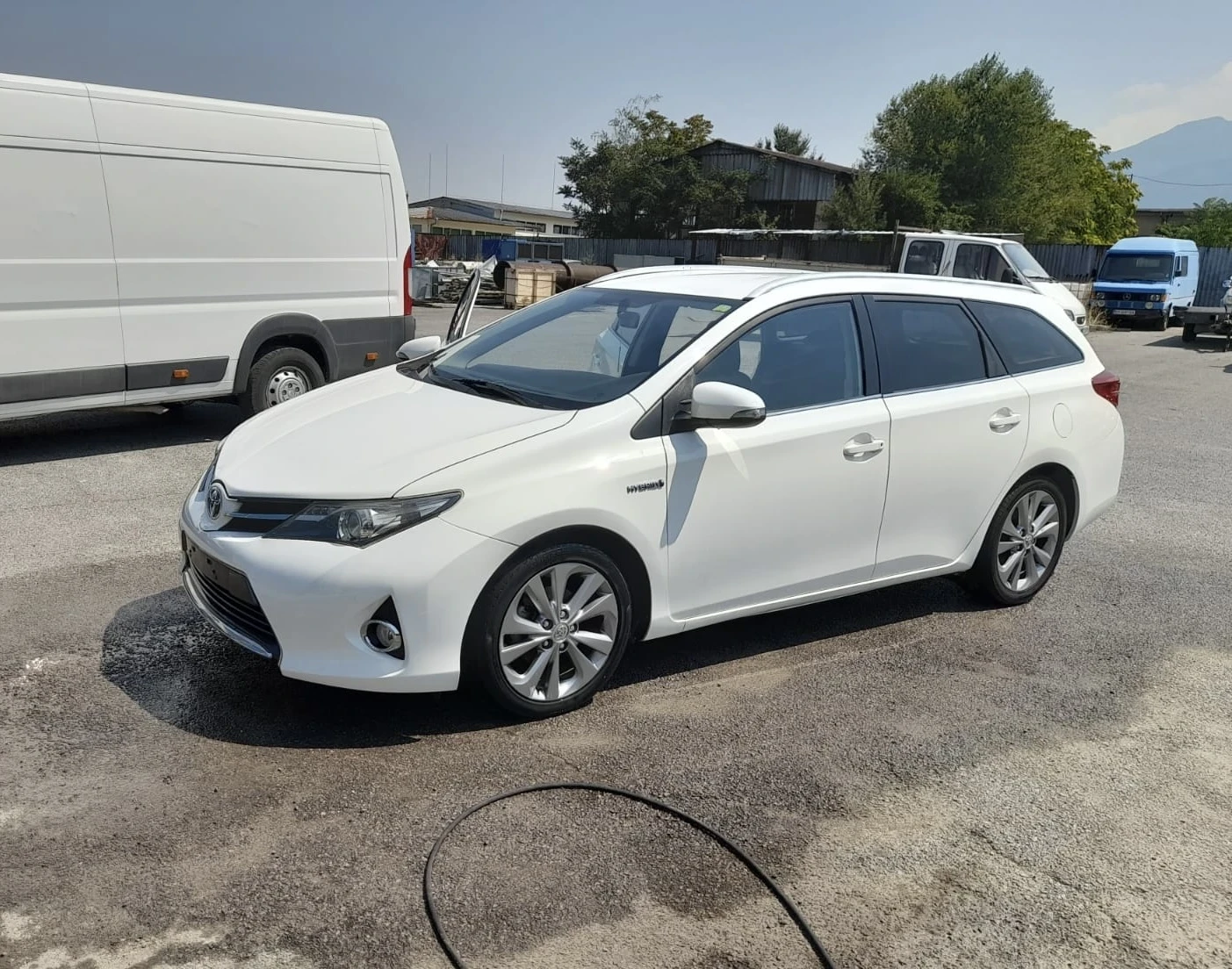 Toyota Auris, снимка 11 - Автомобили и джипове - 55729599