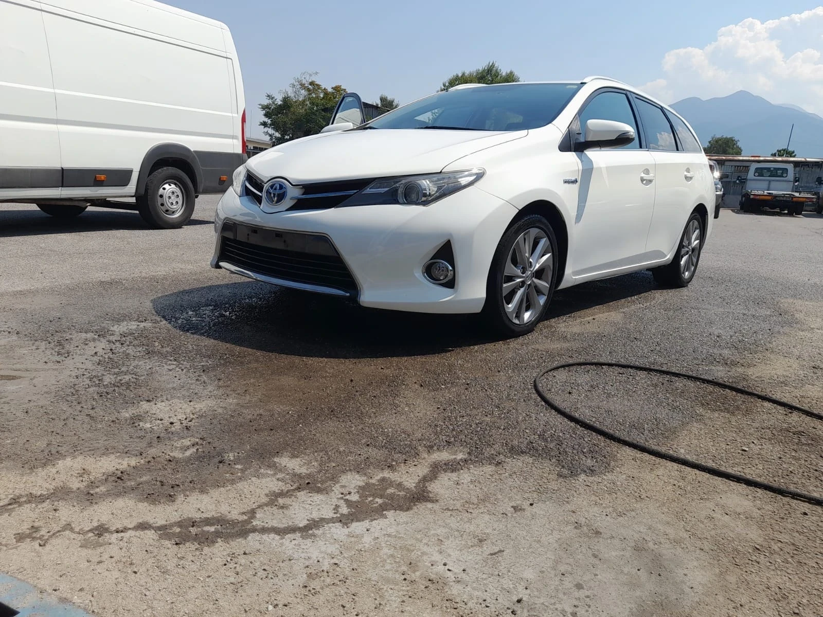 Toyota Auris, снимка 6 - Автомобили и джипове - 55729599