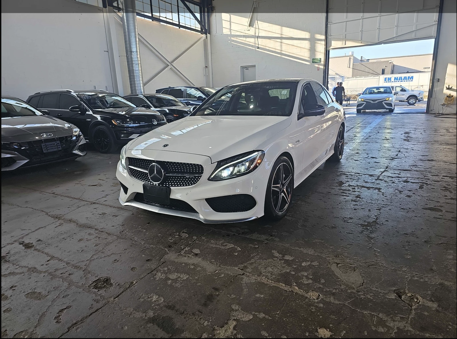 Mercedes-Benz C 43 AMG BURMESTER / 360 КАМЕРИ / LINE ASSIST, снимка 2 - Автомобили и джипове - 56726714