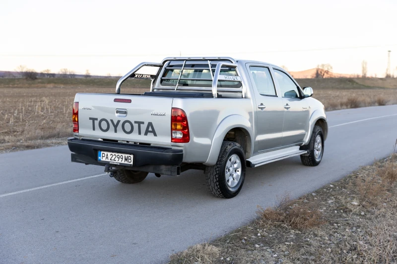 Toyota Hilux 3.0D, D4D, снимка 4 - Автомобили и джипове - 48849727