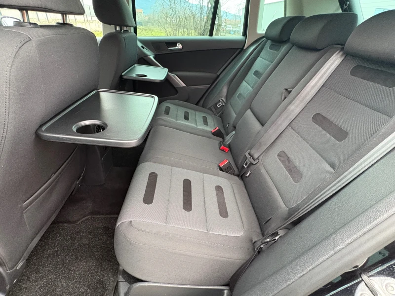 VW Tiguan 2.0 TDI  4X4, снимка 10 - Автомобили и джипове - 53434191