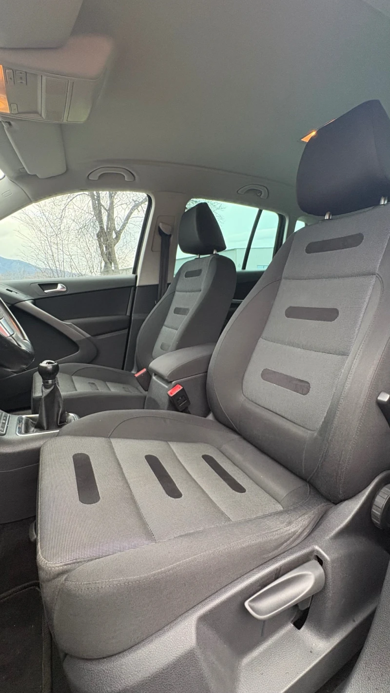 VW Tiguan 2.0 TDI  4X4, снимка 9 - Автомобили и джипове - 53434191
