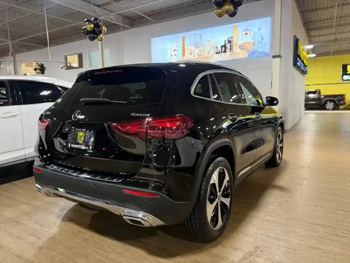 Mercedes-Benz GLA Automatic, снимка 4 - Автомобили и джипове - 56011108