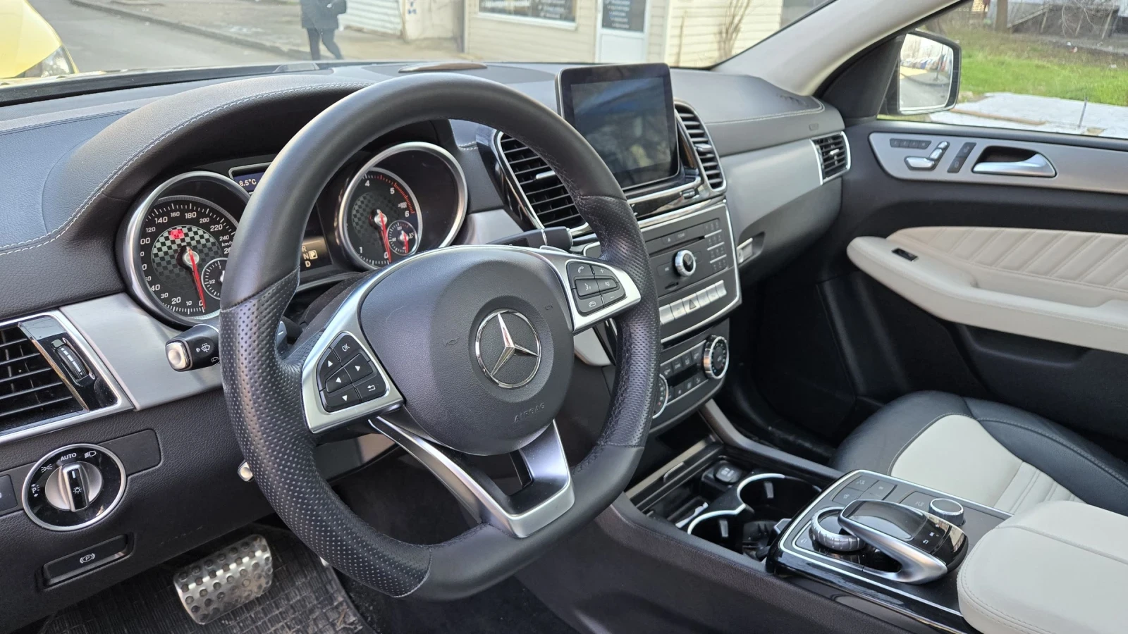 Mercedes-Benz GLE 350 COUPE Panorama AMG Paket - изображение 5
