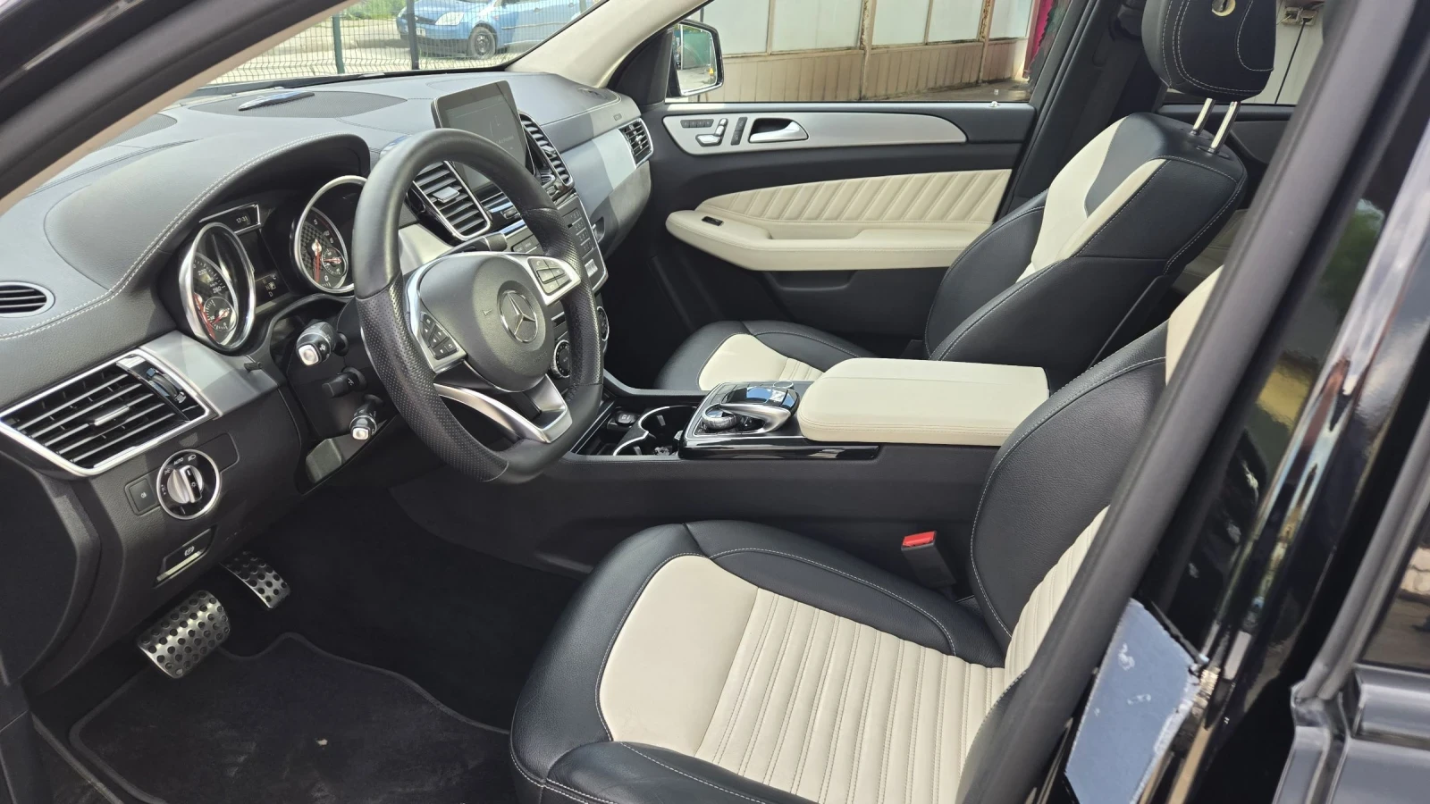 Mercedes-Benz GLE 350 COUPE Panorama AMG Paket - изображение 7