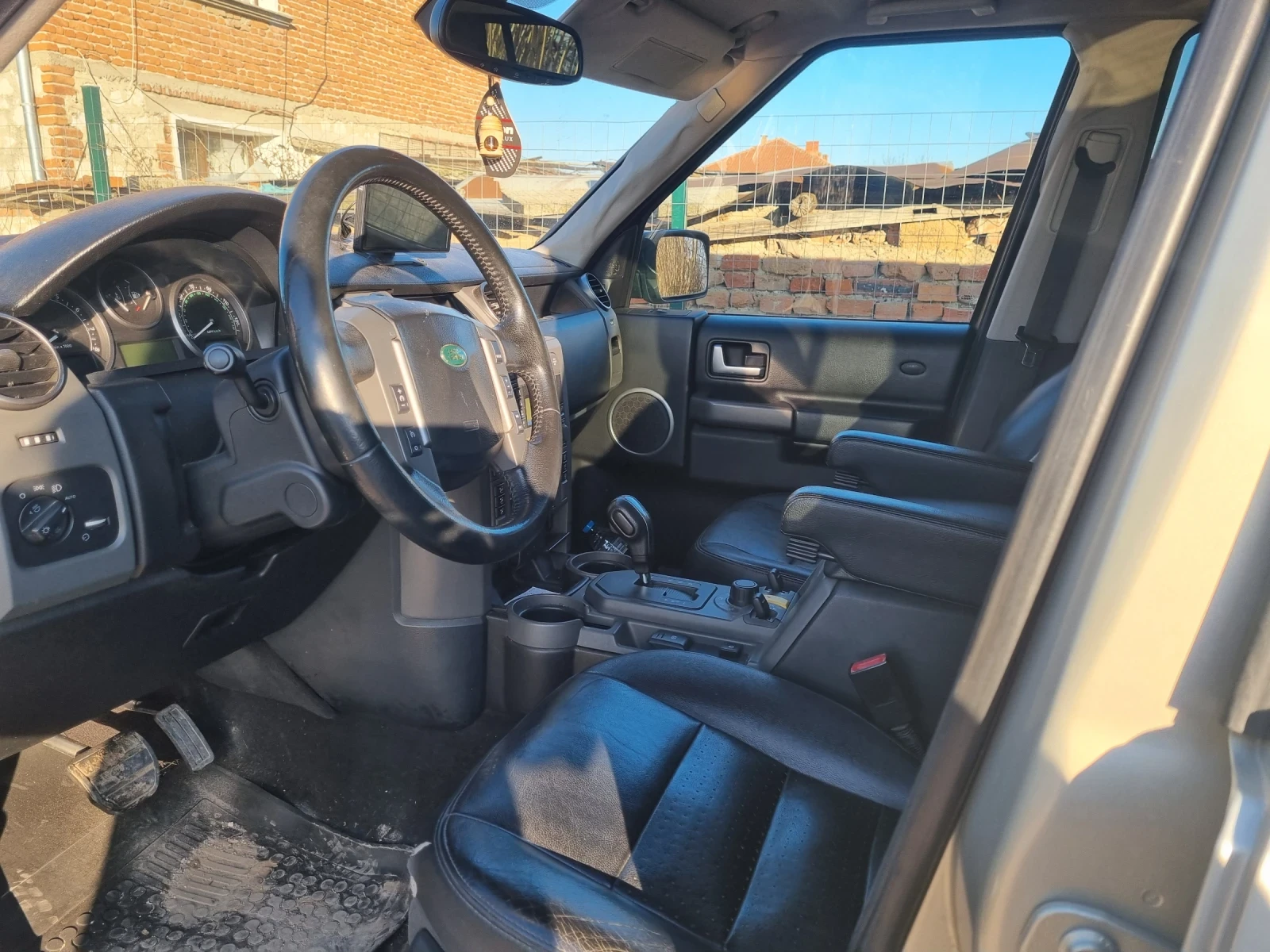 Land Rover Discovery SE 4.4 - изображение 7
