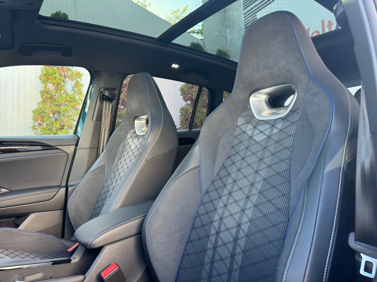 VW Tiguan R-Line Plus 2.0 TSI 4MOTION DSG - изображение 6