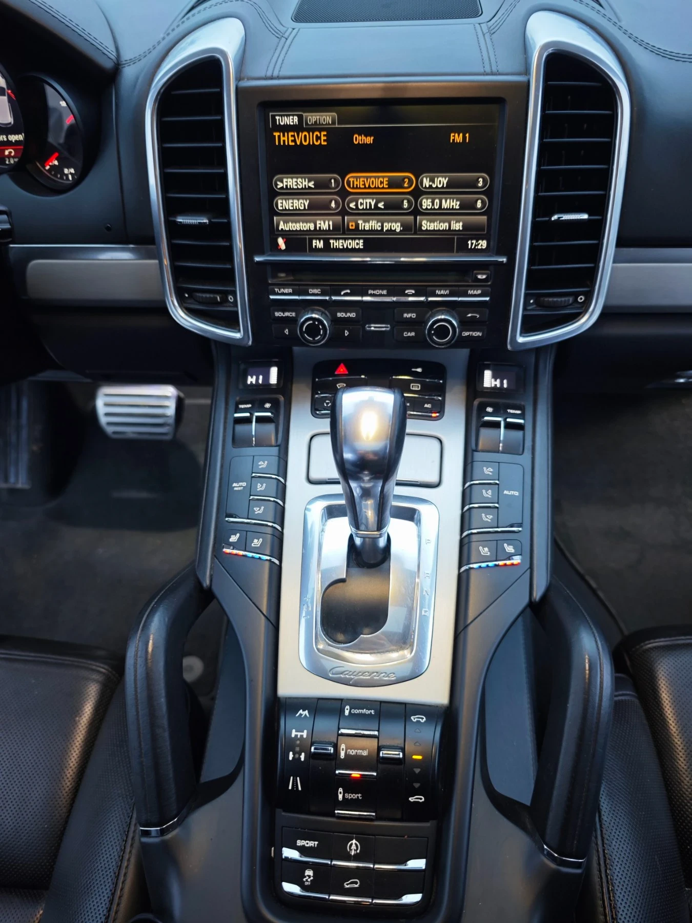 Porsche Cayenne, снимка 9 - Автомобили и джипове - 54083796