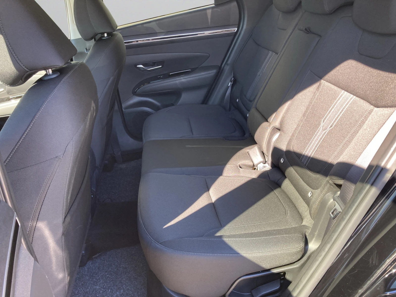 Hyundai Tucson 1.6TGI HEV 230HP AT6, снимка 11 - Автомобили и джипове - 54143097