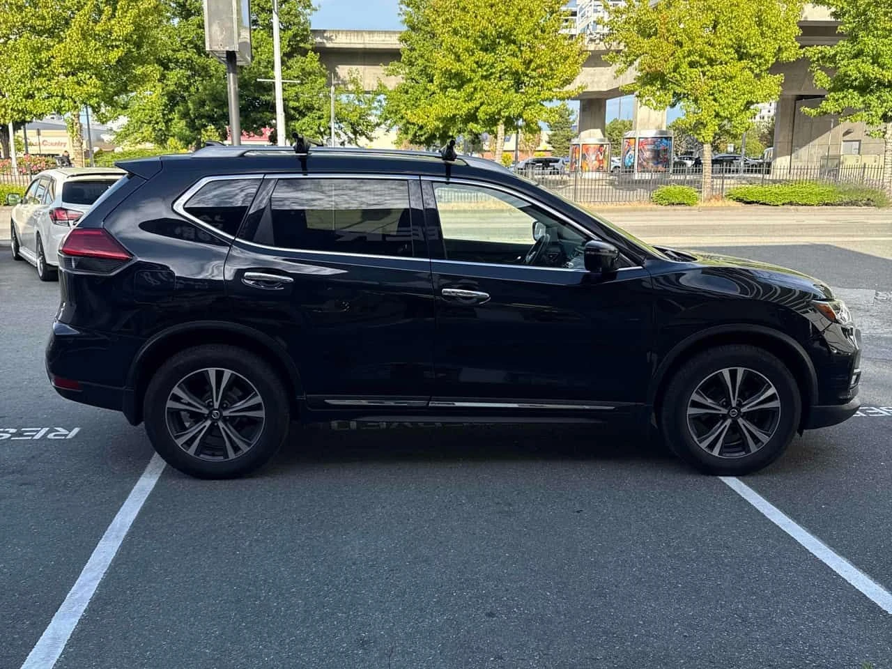Nissan Rogue * SL * АВТОКРЕДИТ БЕЗ ПЪРВОНАЧАЛНА ВНОСКА* , снимка 3 - Автомобили и джипове - 55214897