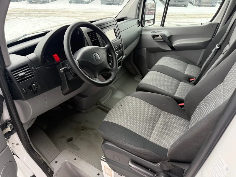 VW Crafter 2.0TDI Климатроник L1H1 , снимка 10 - Бусове и автобуси - 53188619