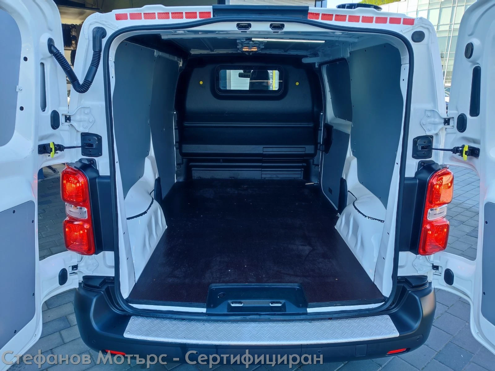 Opel Vivaro E-VAN ENJOY 75kWh (136hp), снимка 12 - Бусове и автобуси - 52772438