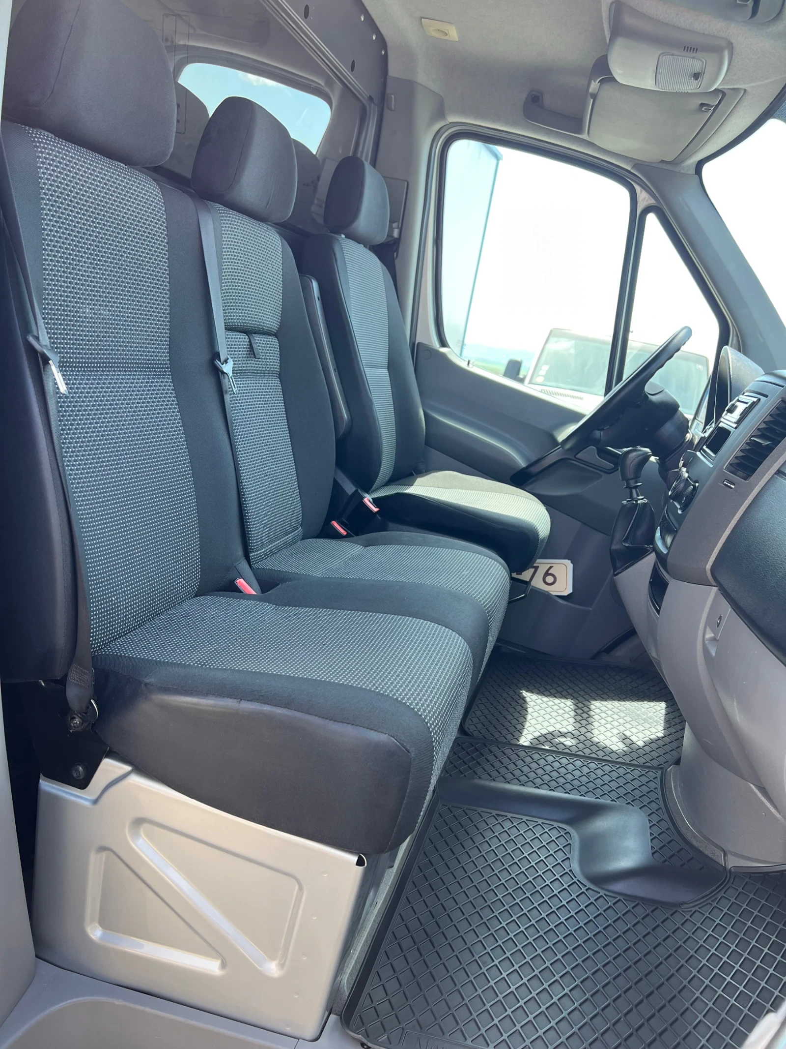 Mercedes-Benz Sprinter 319 190к.с / 269.000км ! / Климатроник, снимка 13 - Бусове и автобуси - 54301967