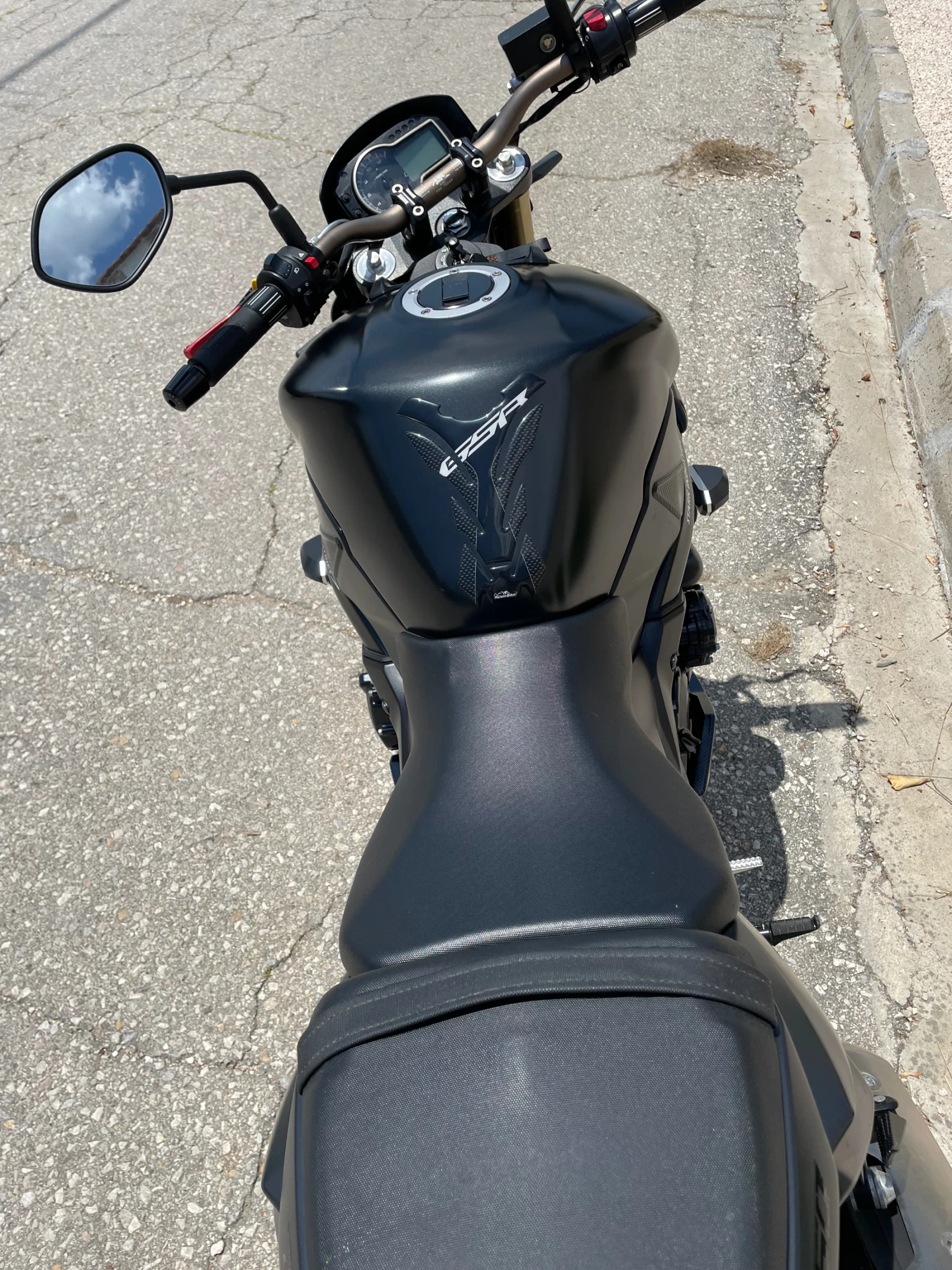 Suzuki Gsr 750, снимка 3 - Мотоциклети и мототехника - 55123154