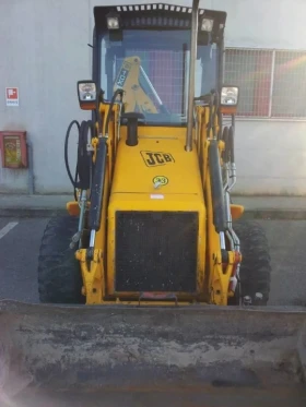   JCB