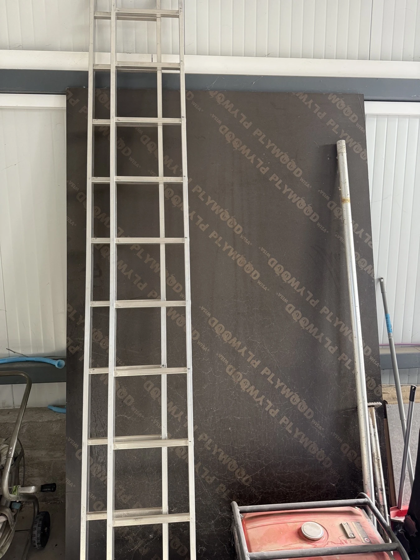 ���������� �������� �� ��� �� ������� Schmitz | Mobile.bg � ����������� 1