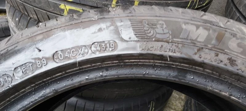 Гуми Летни 235/40R18, снимка 8 - Гуми и джанти - 32283297